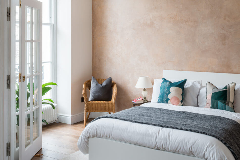An Elegant Small Pink Apartment in London 6 small pink apartment london nordroom5 An Elegant Small Pink Apartment in London