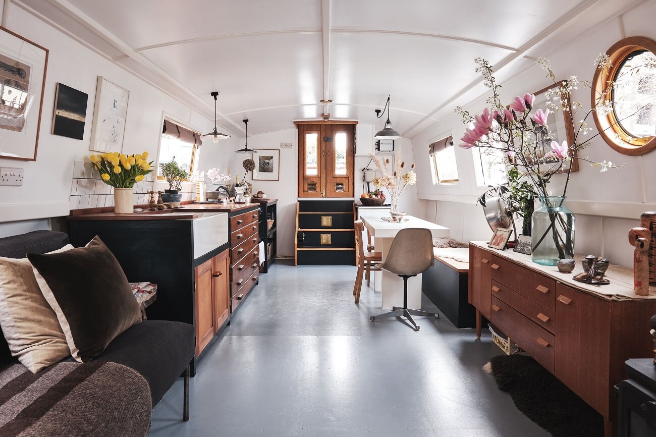 A Cozy and Stylish Houseboat in London 4 houseboat london nordroom3 A Cozy and Stylish Houseboat in London
