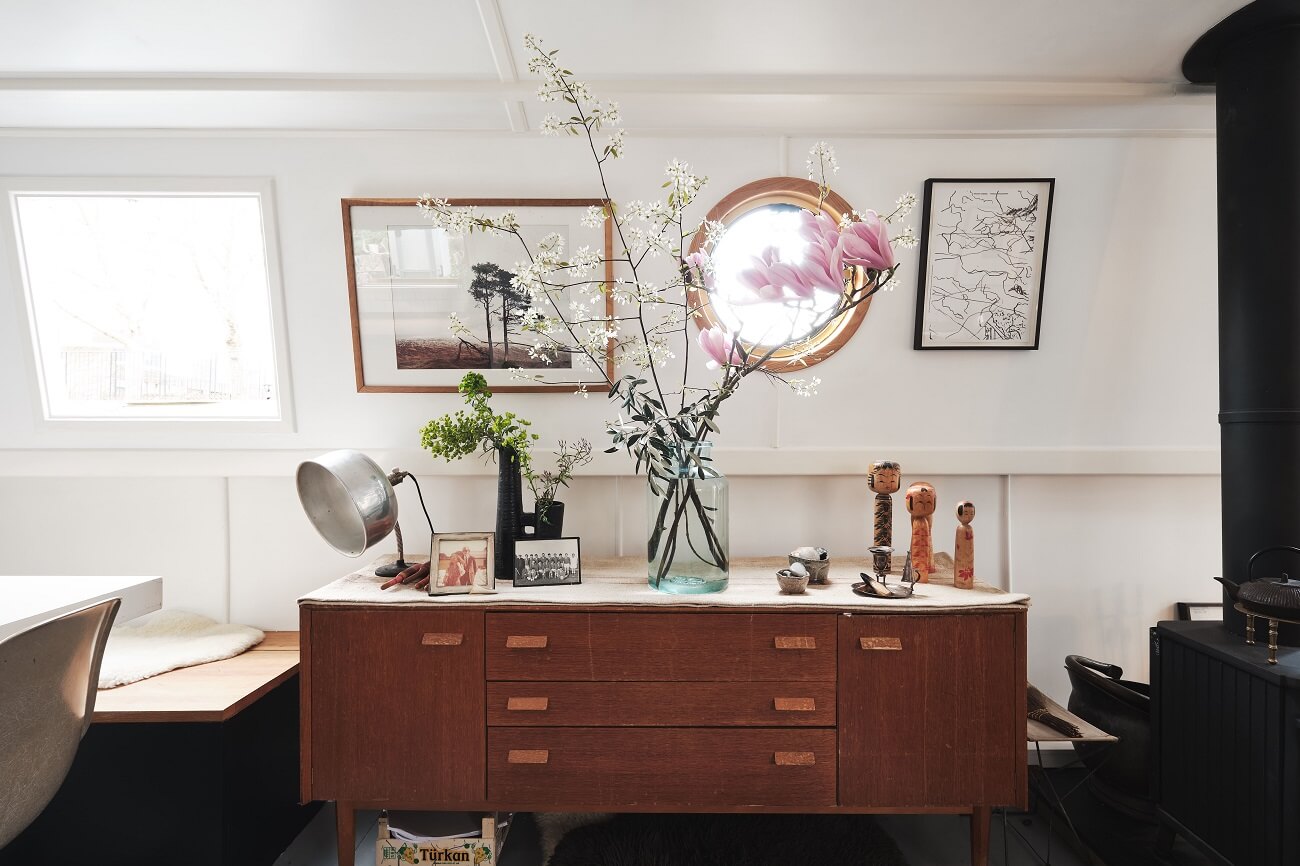 A Cozy and Stylish Houseboat in London 7 houseboat london nordroom6 A Cozy and Stylish Houseboat in London