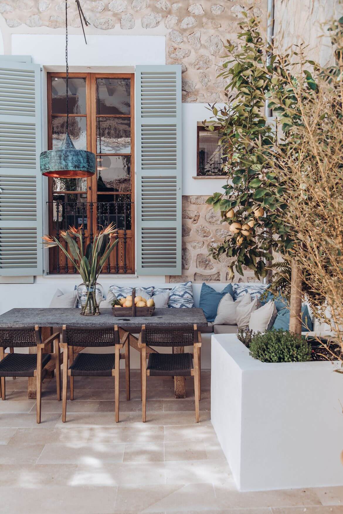 A Beautiful Townhouse on Mallorca With Orginal Details and High Ceilings 29 townhouse mallorca original details high ceilings nordroom28 A Beautiful Townhouse on Mallorca With Orginal Details and High Ceilings