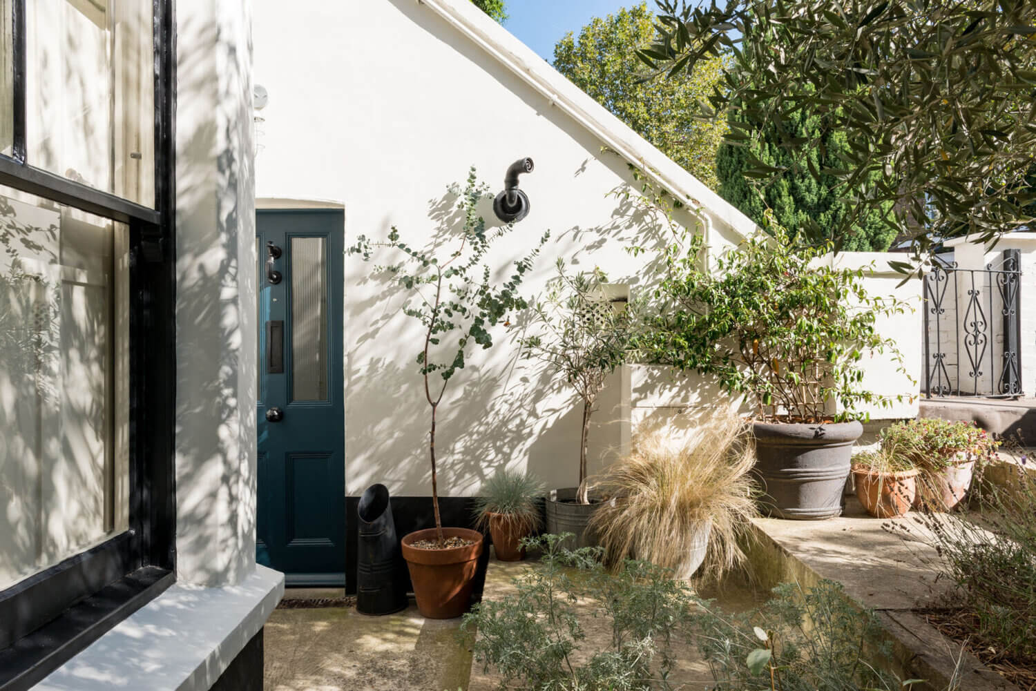 A Victorian Terrace House With A Refined Contemporary Aesthetic 16 victorian terrace house london nordoom15 A Victorian Terrace House With A Refined Contemporary Aesthetic