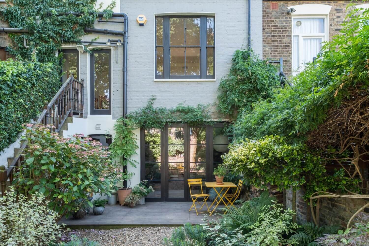 A Victorian Terrace House With A Refined Contemporary Aesthetic 17 victorian terrace house london nordoom16 A Victorian Terrace House With A Refined Contemporary Aesthetic