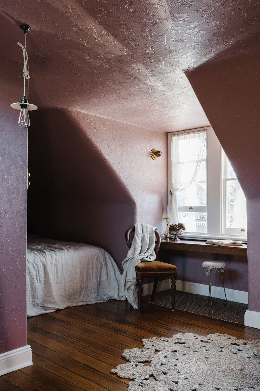 How To Design A Stylish Bedroom Home Office 22 lumiere-lodge-vintage-cottage-australia-nordroom17