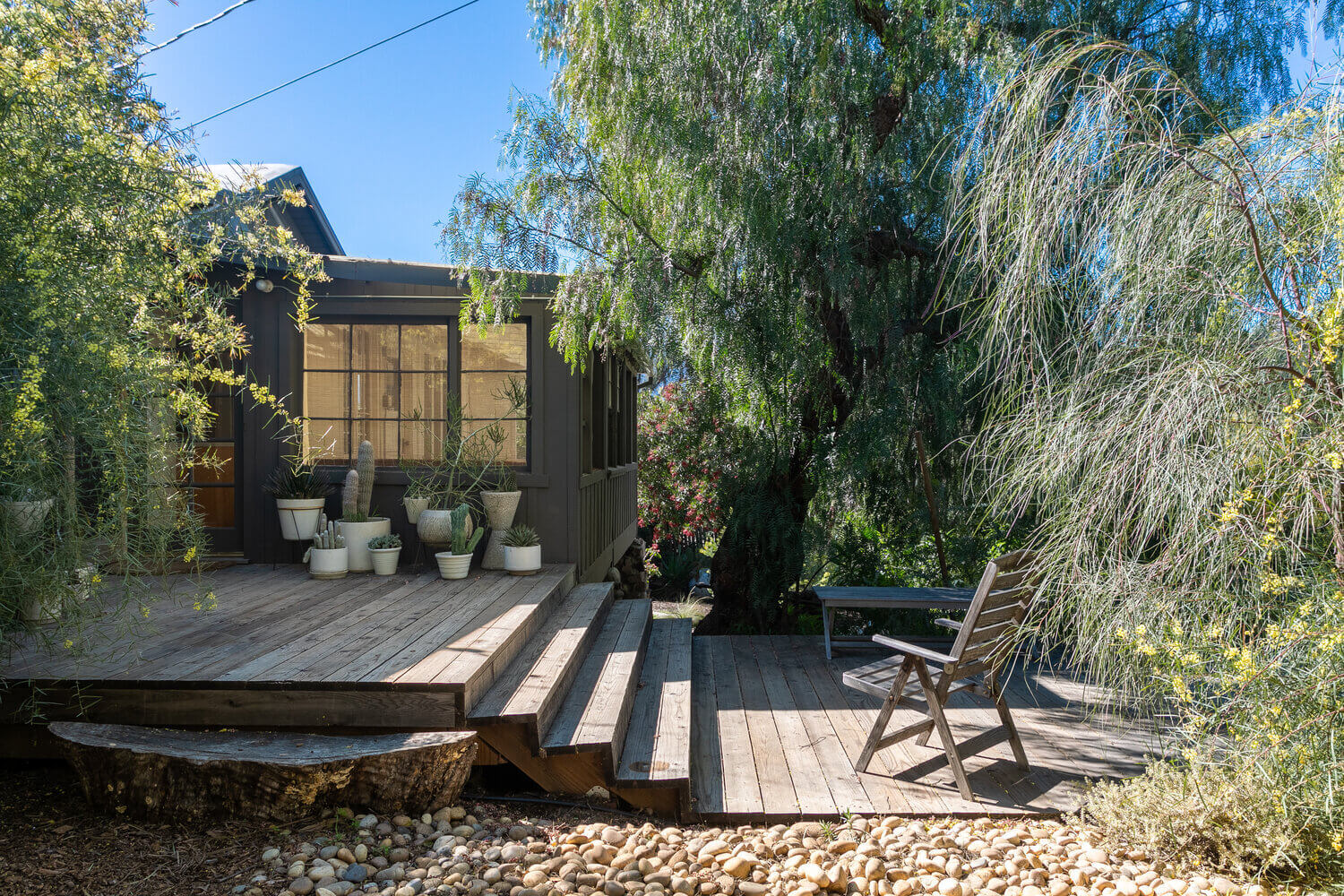 A Serene and Light Vintage Cabin in Topanga Canyon 13 serene vintage cabin topanga canyon nordroom12 A Serene and Light Vintage Cabin in Topanga Canyon