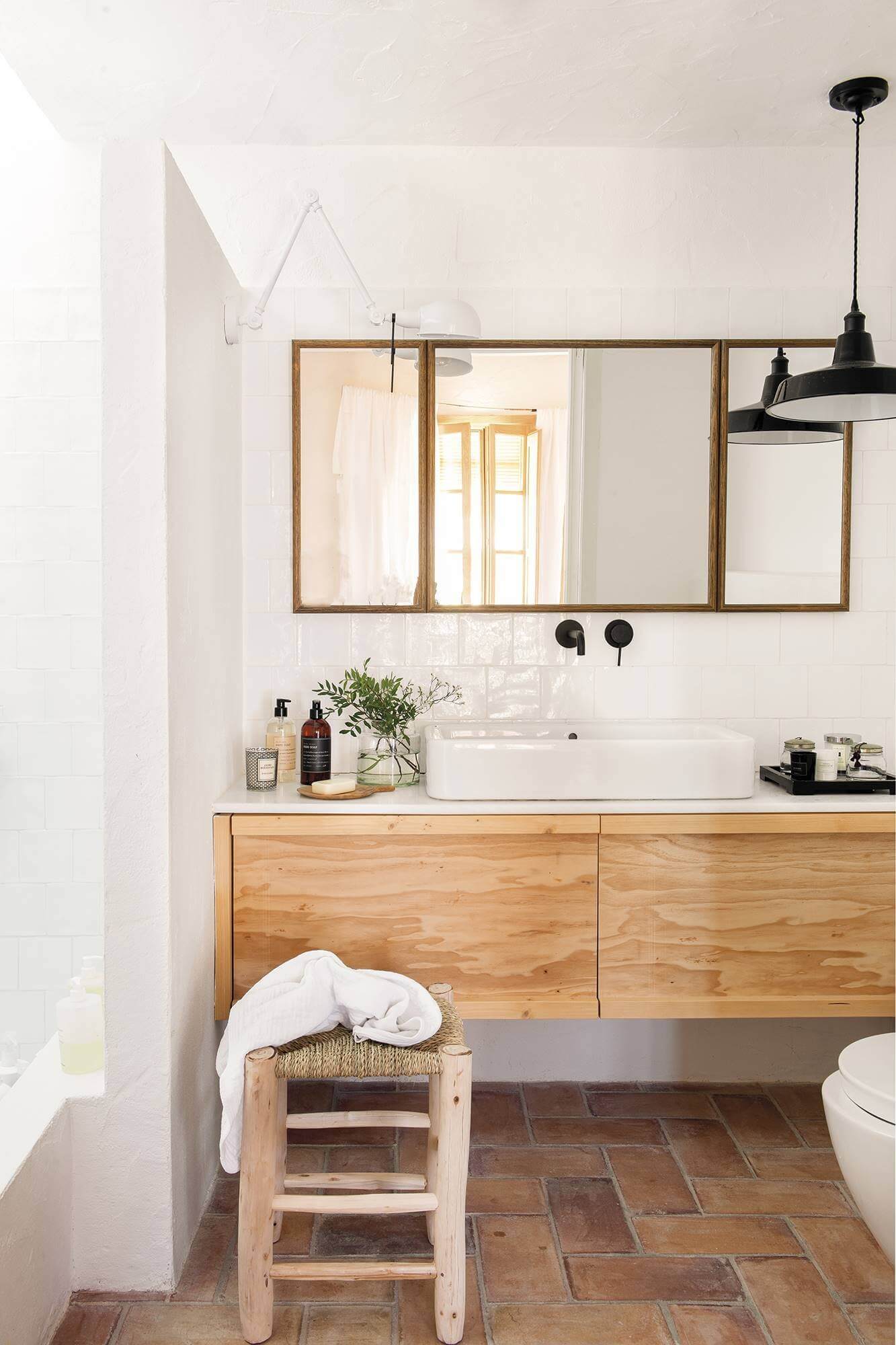 Natural Country Style in a 19th-Century Townhouse in Barcelona 8 natural country style 19th century townhouse barcelona nordroom7 Natural Country Style in a 19th-Century Townhouse in Barcelona