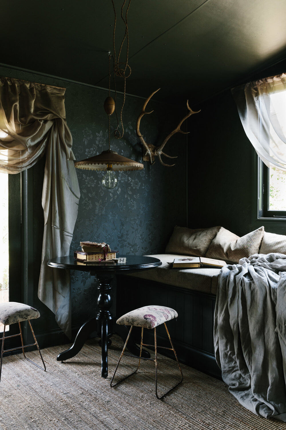 The Nun's Room: Sarah Andrews' Vintage Shack in Australia 1 the nuns room sarah andrews nordroom The Nun's Room: Sarah Andrews' Vintage Shack in Australia