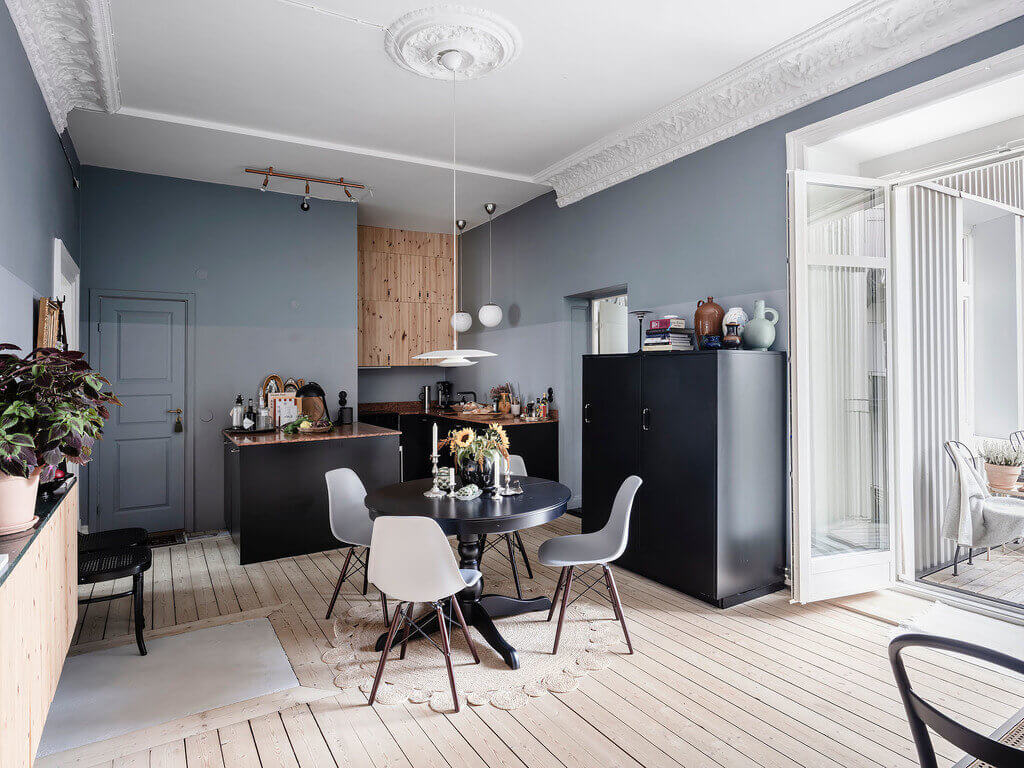 A Dark Green Painted Ceiling In An Art-Filled Apartment 17 ADarkGreenPaintedCeilinginanArt FilledApartment TheNordroom16 A Dark Green Painted Ceiling In An Art-Filled Apartment