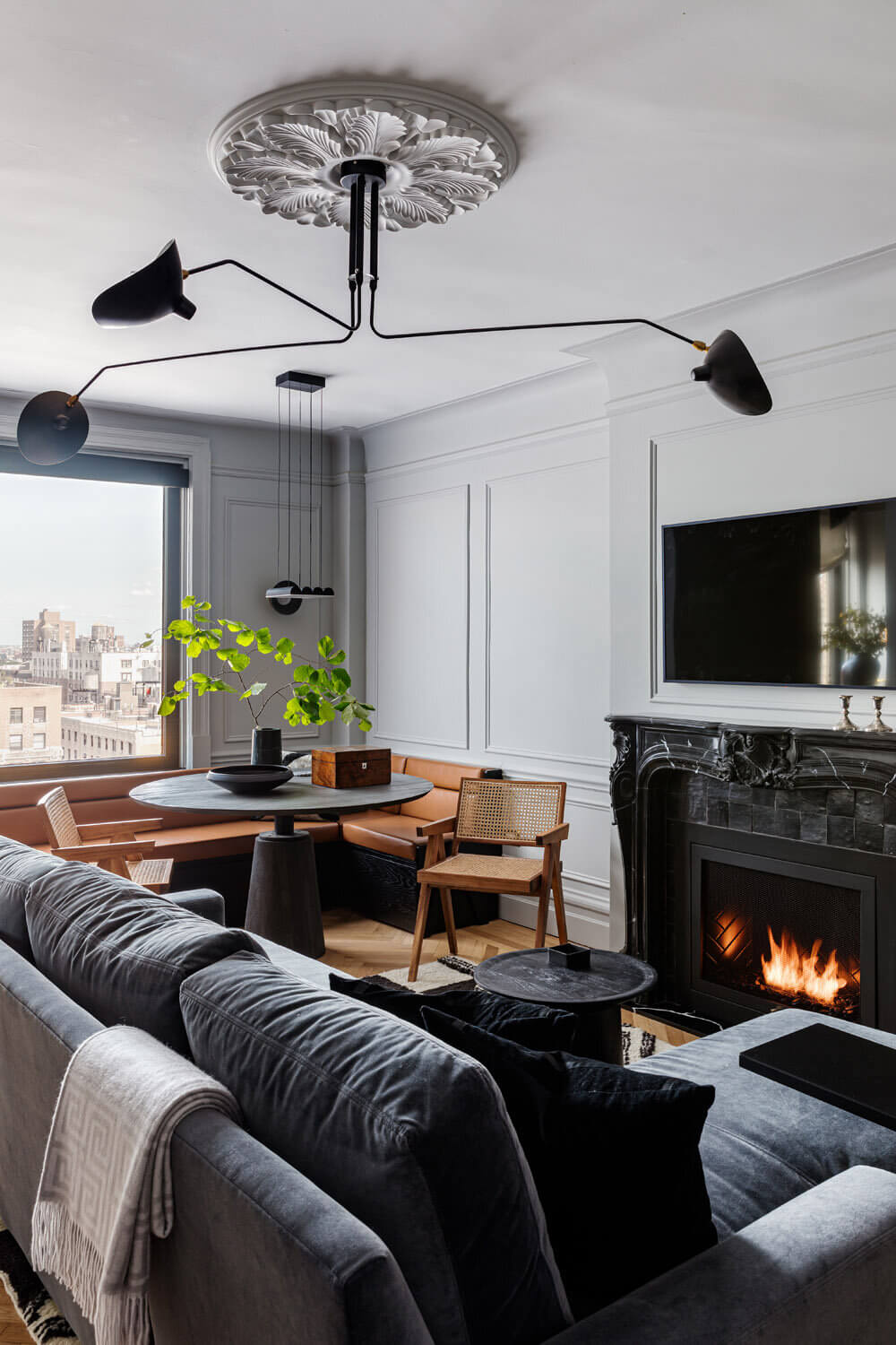 A Monochrome New York Apartment with Parisian Vibe 1 monochrome new york apartment paris vibe nordroom A Monochrome New York Apartment with Parisian Vibe