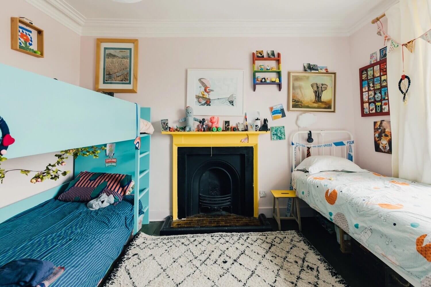 A Colorful Early 19th-Century House in England 15 AColorfulEarly19th CenturyHouseinEngland TheNordroom11 A Colorful Early 19th-Century House in England