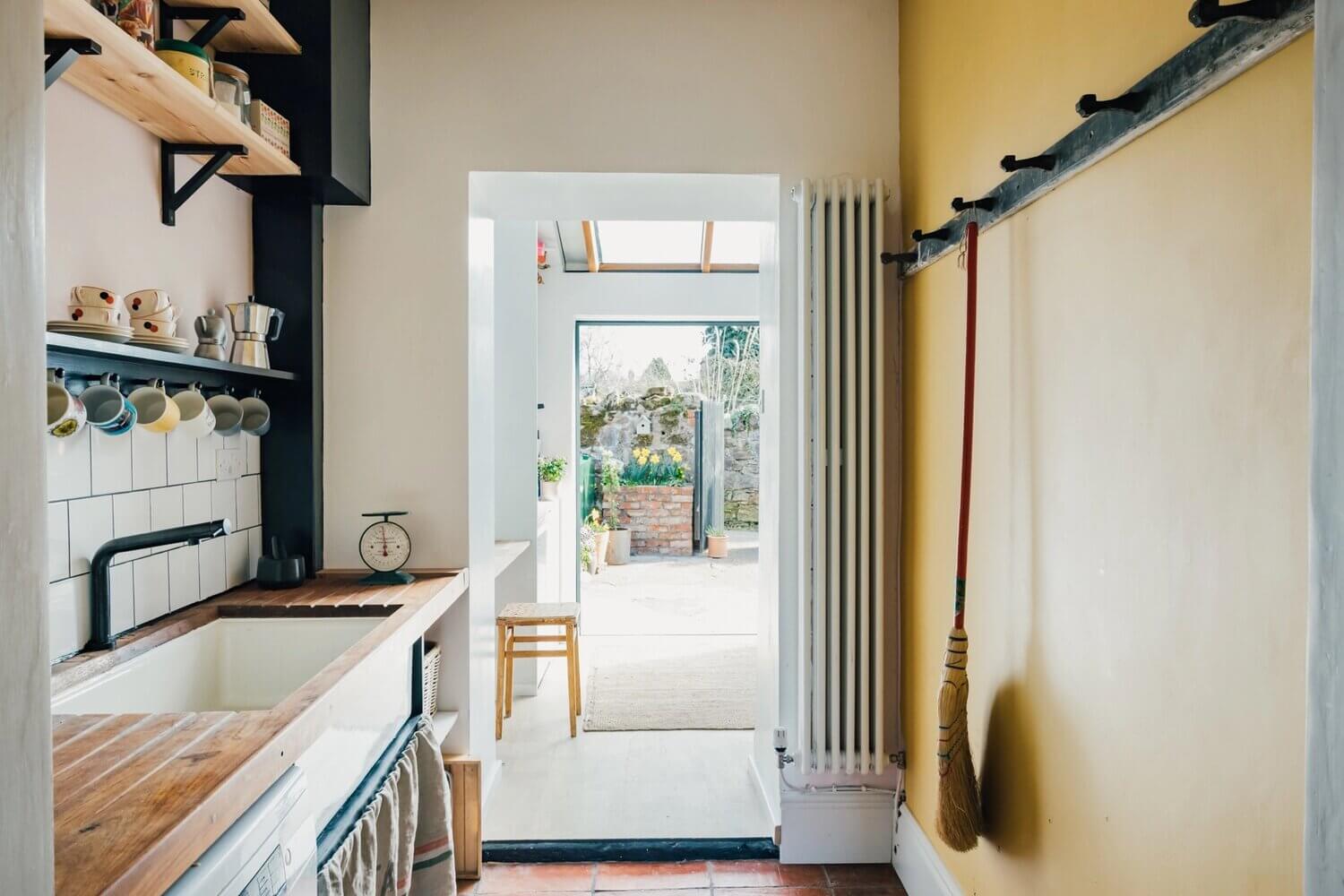 A Colorful Early 19th-Century House in England 9 AColorfulEarly19th CenturyHouseinEngland TheNordroom5 A Colorful Early 19th-Century House in England