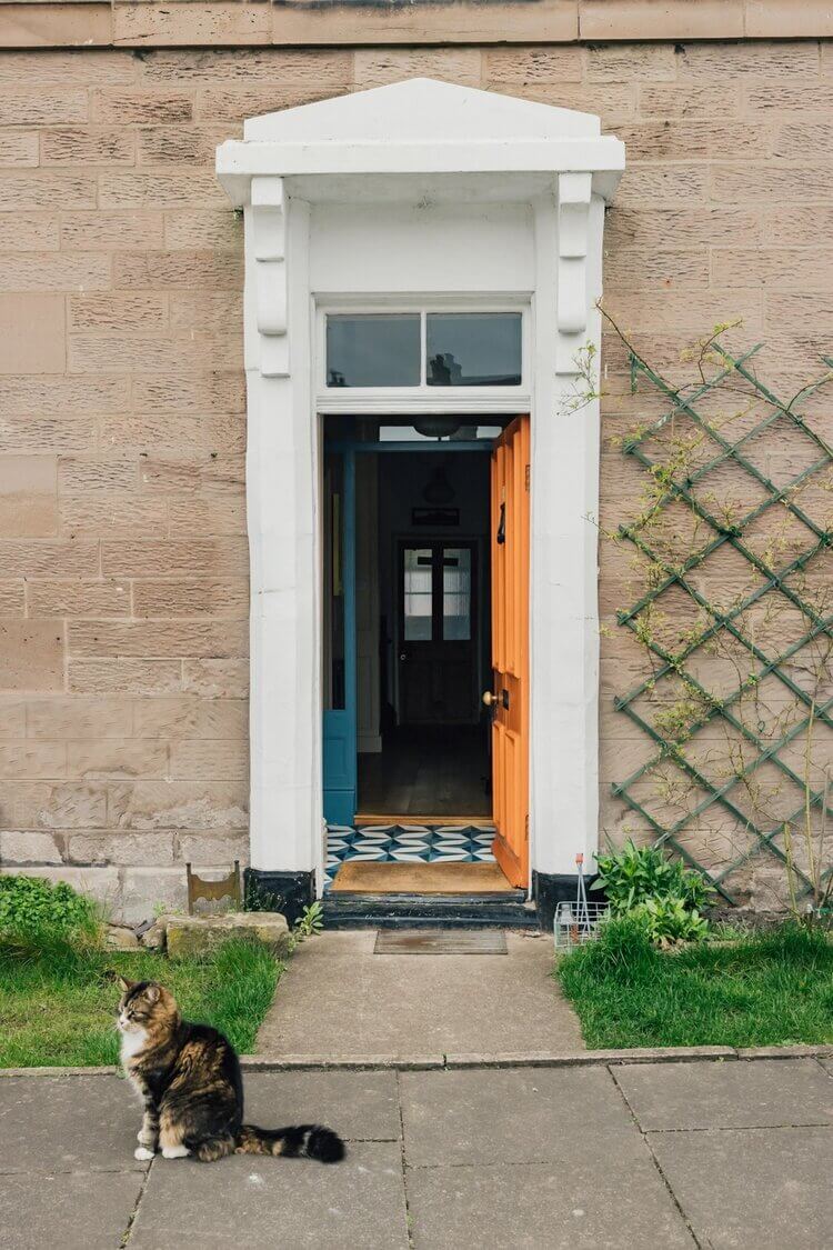 A Colorful Early 19th-Century House in England 6 AColorfulEarly19th CenturyHouseinEngland TheNordroom7grid A Colorful Early 19th-Century House in England