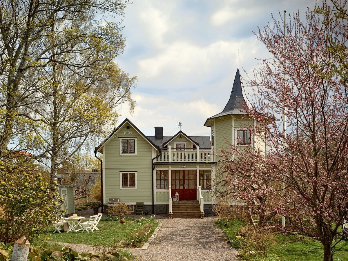 A Characteristic Swedish Family Home with a Tower Room 51 idyllic-swedish-house-tower-room-nordroom
