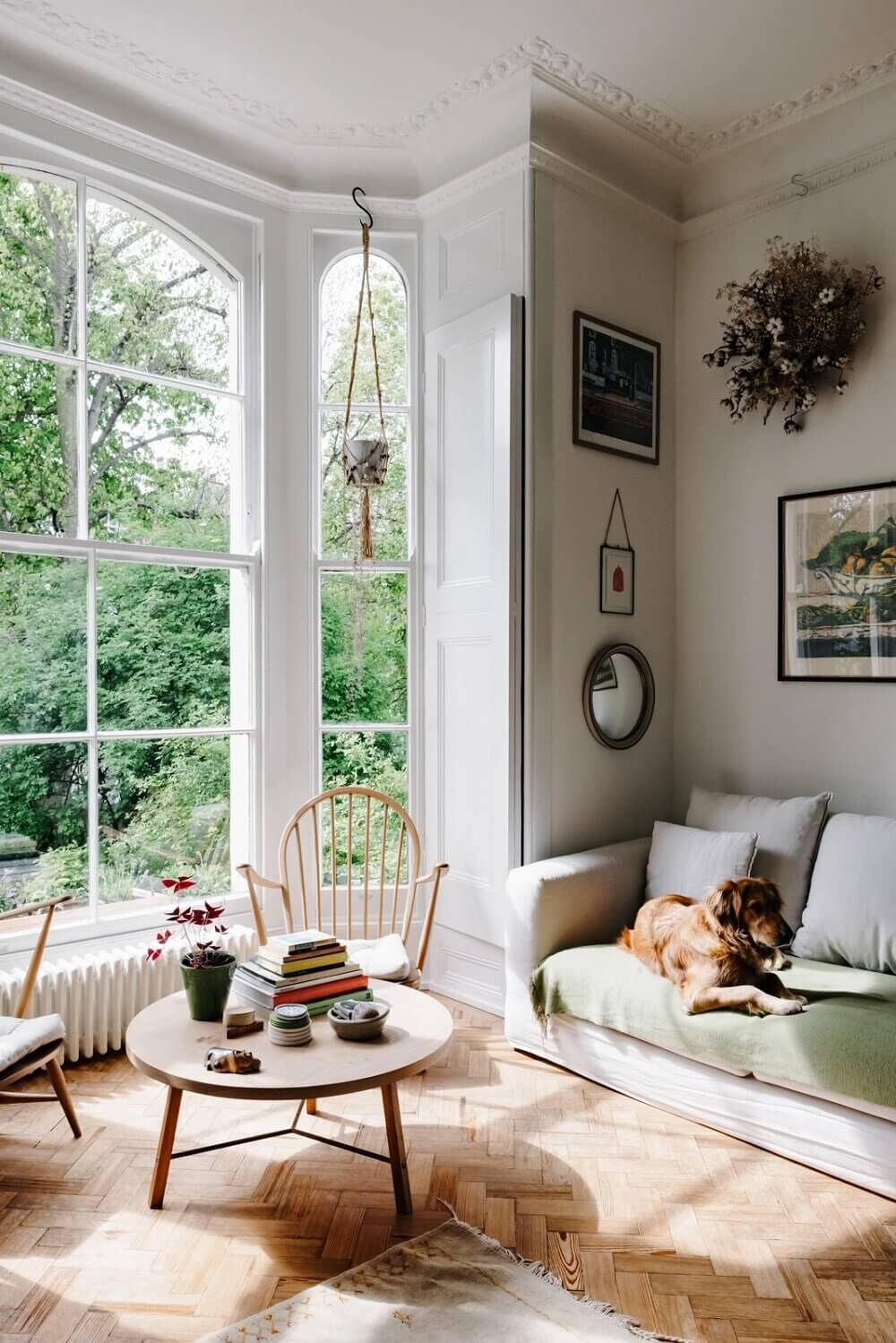 Best of 2021: Living Rooms 14 light-filled-london-apartment-bay-window-nordroom