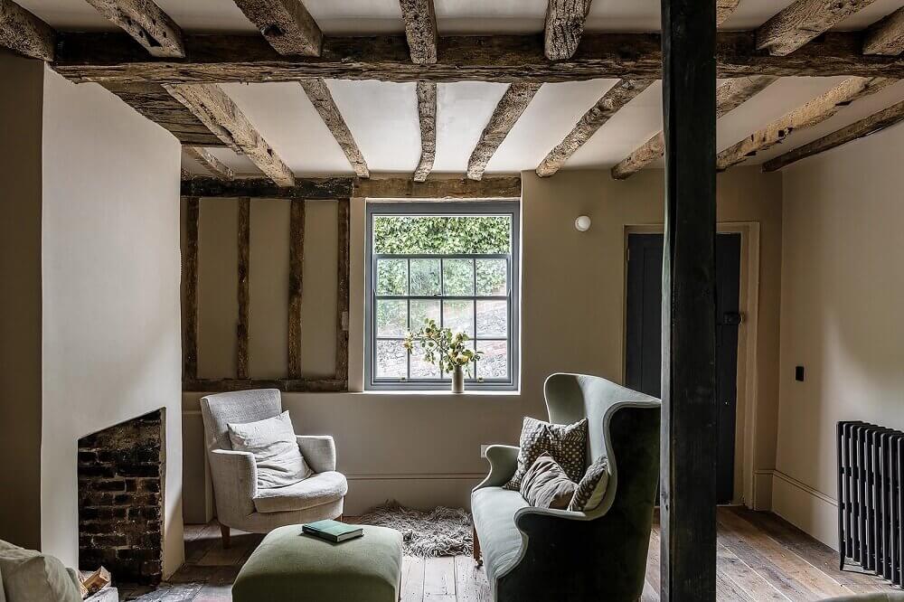 A Carefully Restored 17th Century English Cottage 1 carefully-restored-17th-century-english-cottage-nordroom