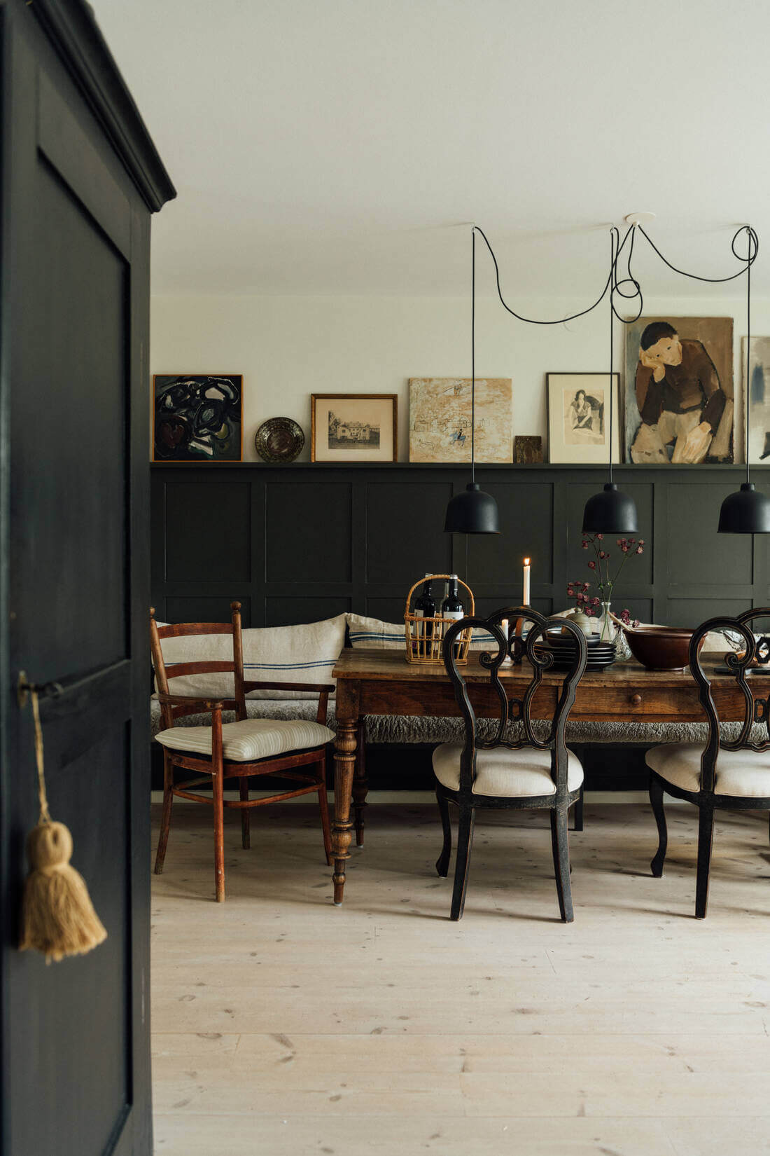 cozy-black-white-home-sweden-nordroom