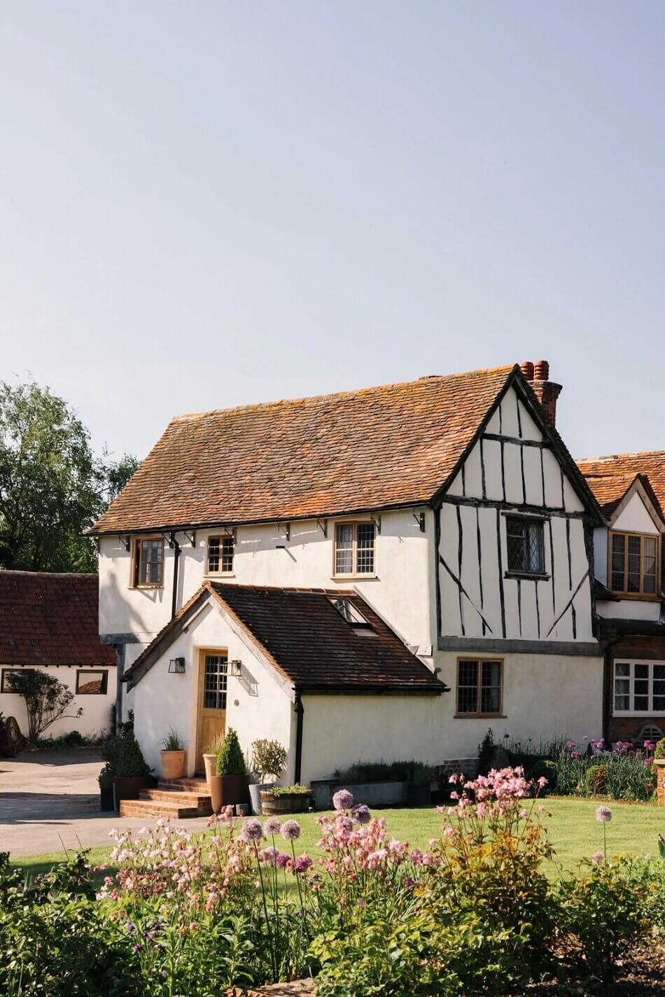 An English Farmhouse Brimming With History 29 english-farmhouse-brimming-with-history-nordroom