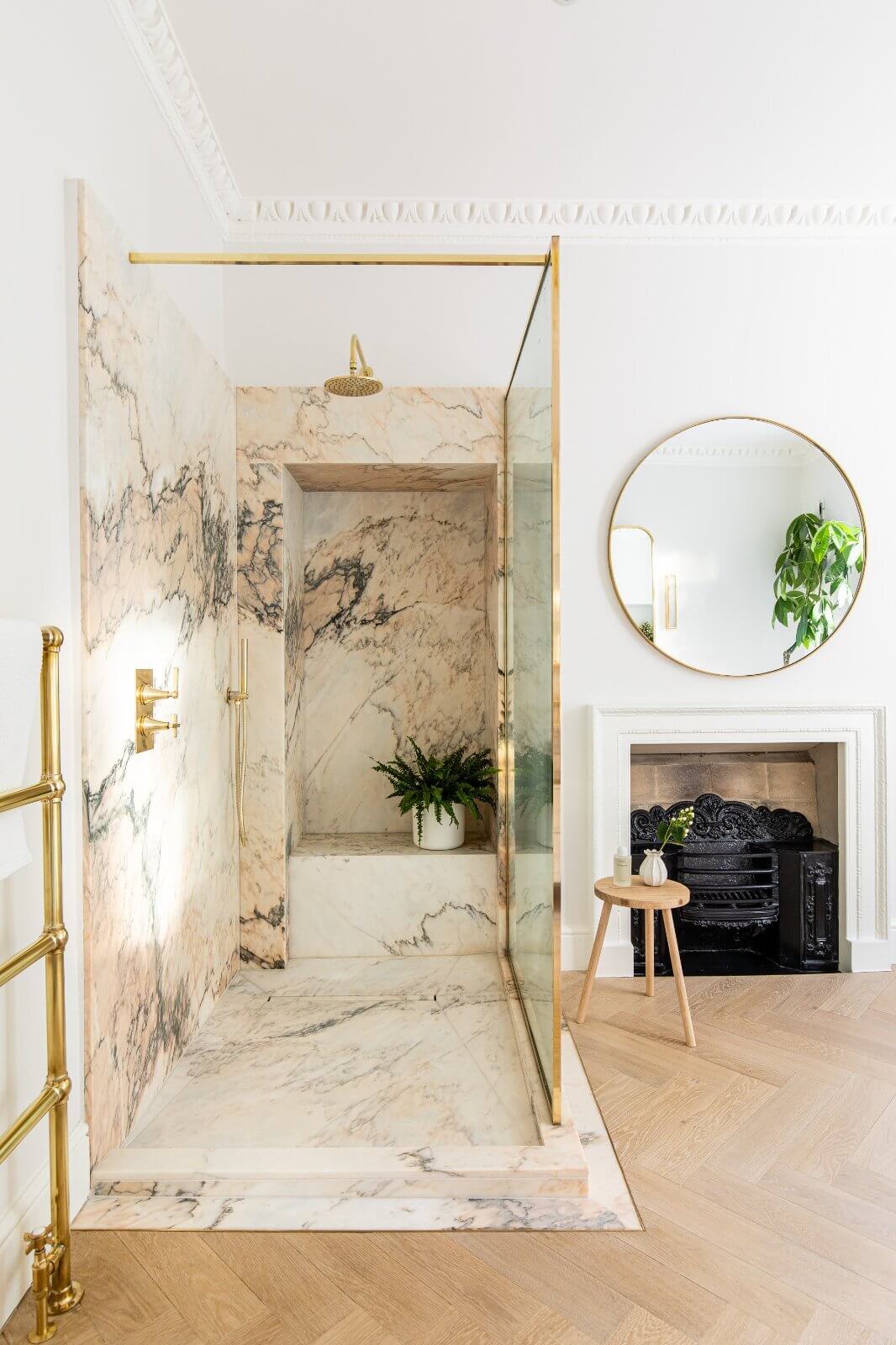 A Peaceful Townhouse in Bath With A Pink Surprise 12 serene-townhouse-bath-bathroom-gainsborough-nordroom