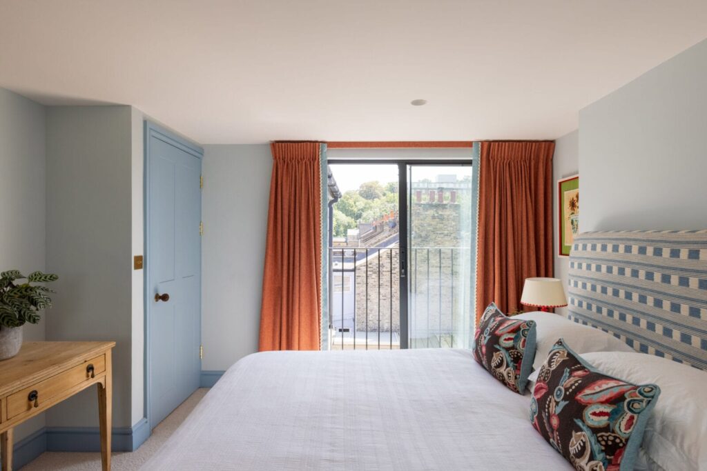 Colorful Rooms in a Historic London House 11 11 Colorful Rooms in a Historic London House