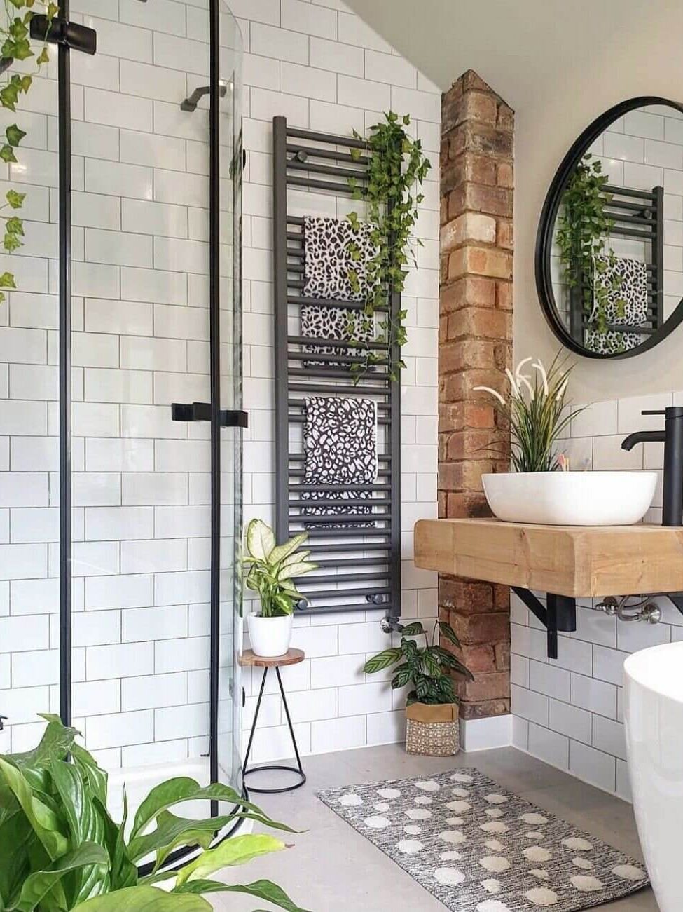 83 Small Bathroom Ideas & How To Make It Look Bigger 89 small-bathroom-design-ideas-nordroom