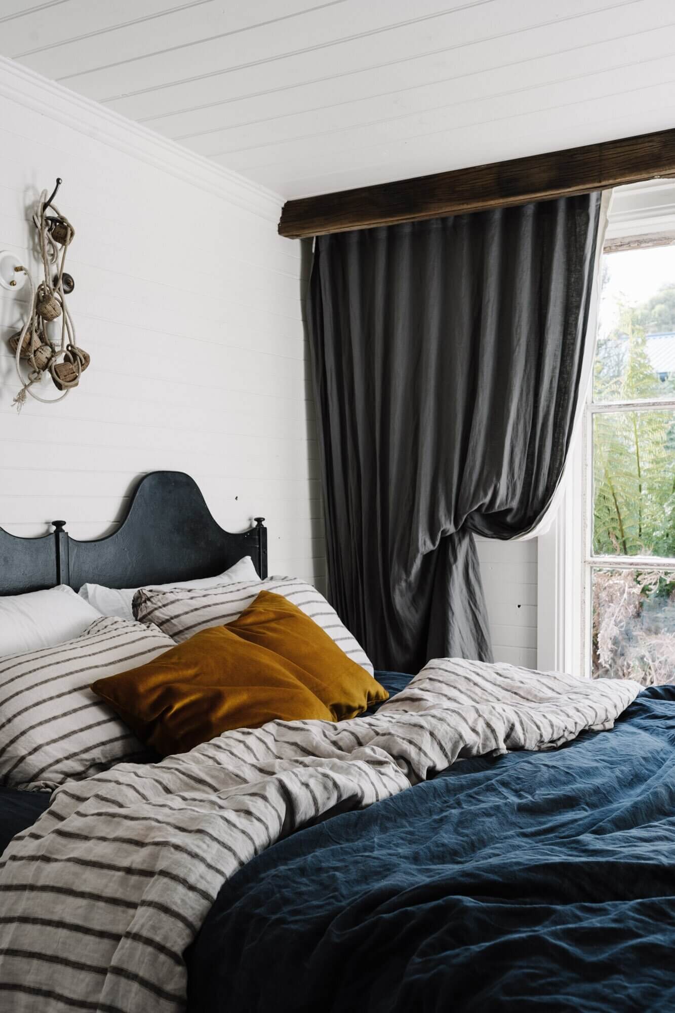 20 Stylish and Peaceful Holiday Cottages in Tasmania 2 captains-rest-stylish-holiday-cottages-tasmania-the-nordroom