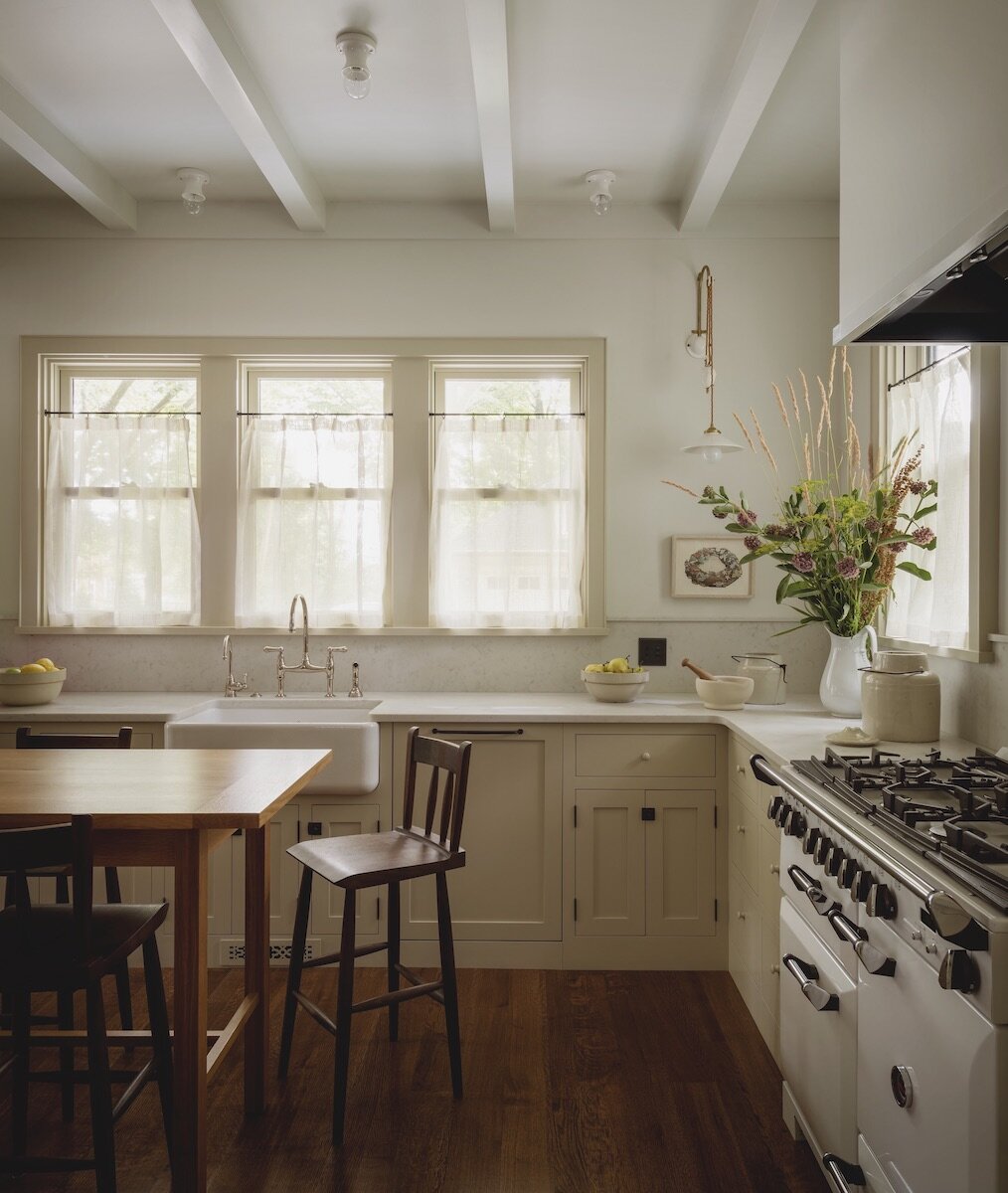 Reading Nooks in a Stylish Iowa City Home 2 kitchen-iowa-city-house-jessica-helgerson-nordroom