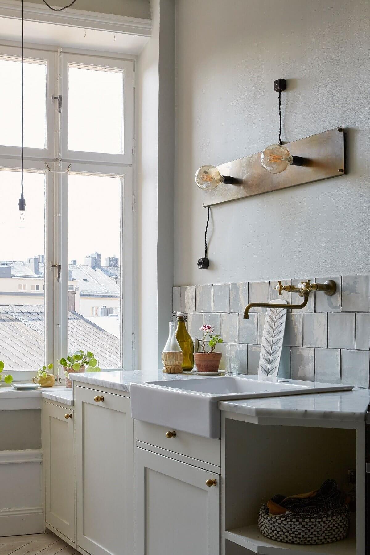 A Light and Charming Scandinavian Apartment 6 scandinavian-kitchen-light-scandinavian-apartment-nordroom