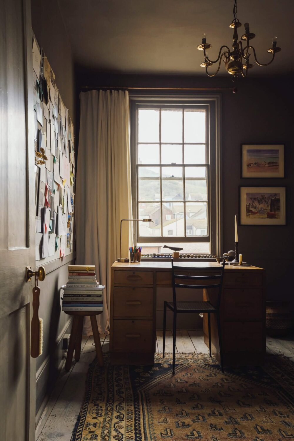 Best of 2021: Home Offices 2 moody home office antique desk historic apartment england nordroom Best of 2021: Home Offices