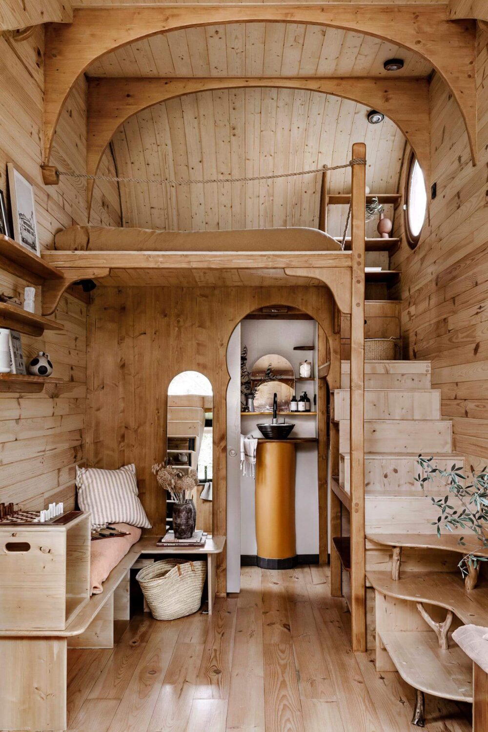 Best of 2021: Studio & Loft Apartments 11 tiny-house-curved-lines-nordroom