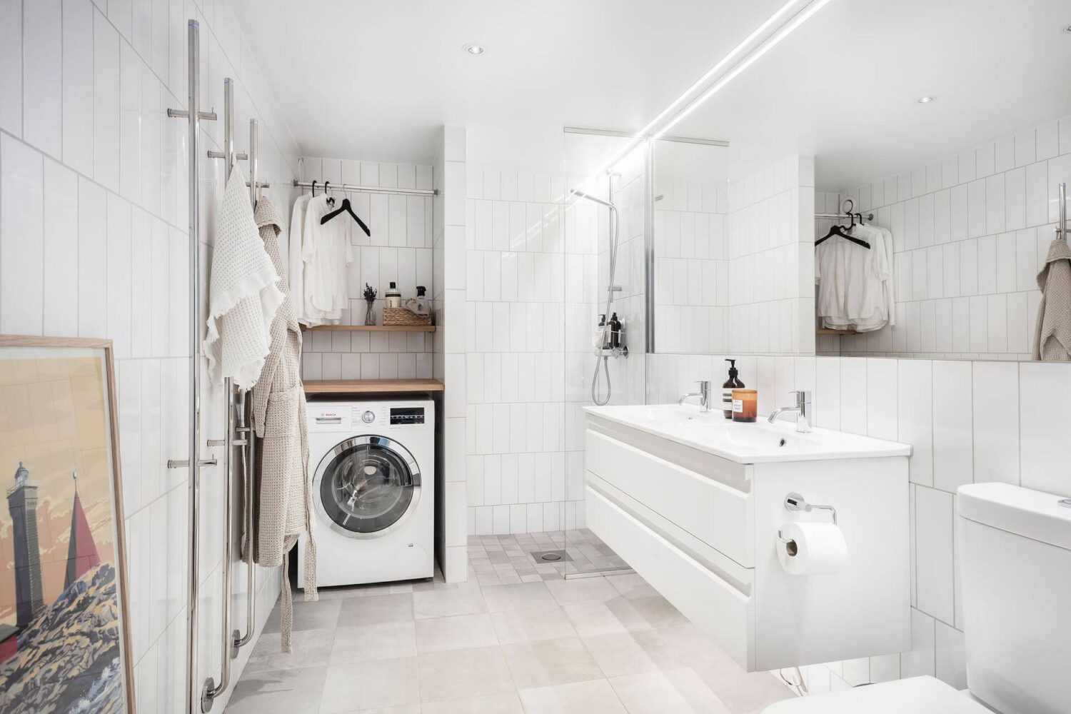 Window Seats & Creative Ideas in a Light Attic Apartment 20 white-bathroom-scandinavian-apartment-nordroom