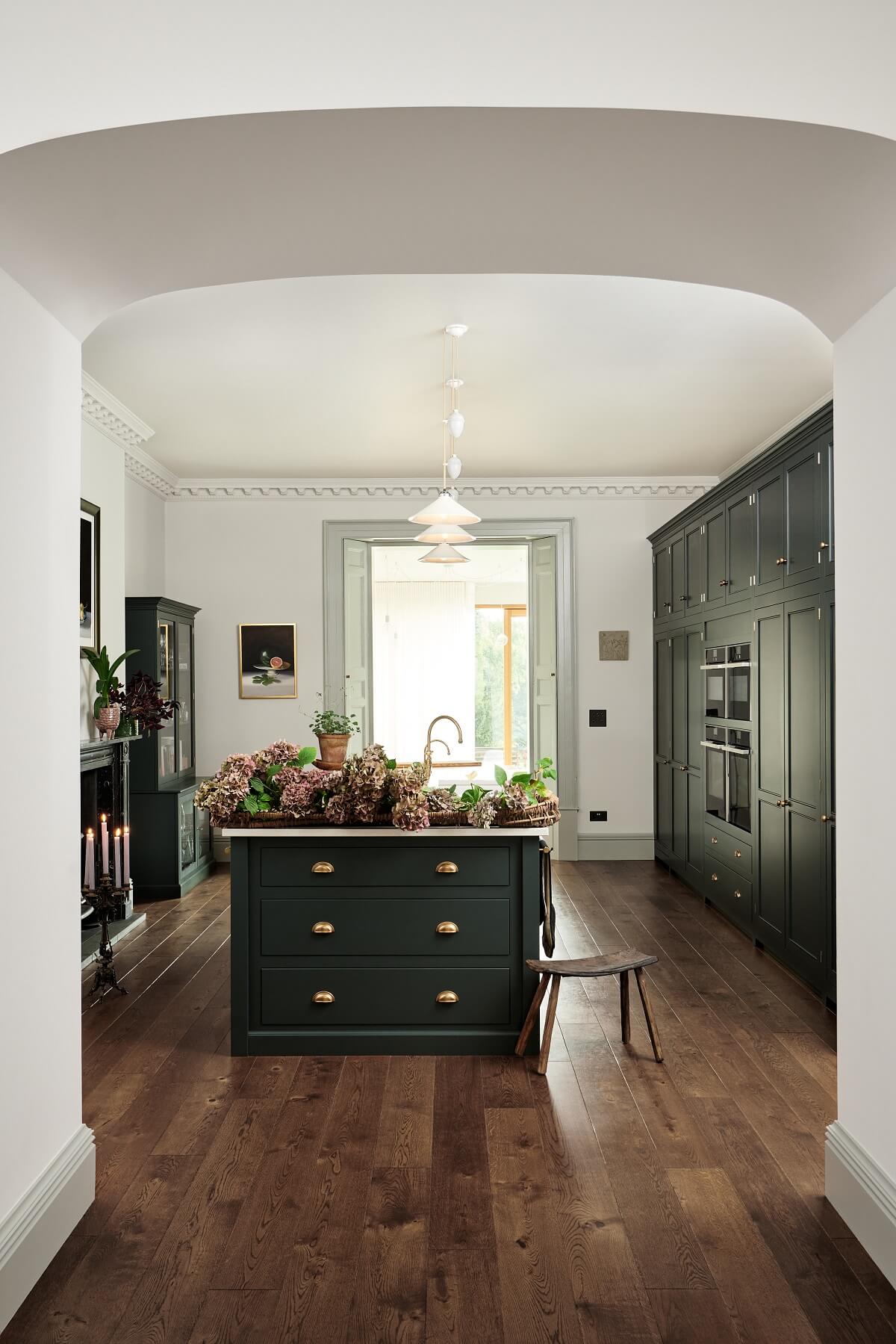 classic-english-kitchen-devol-nordroom