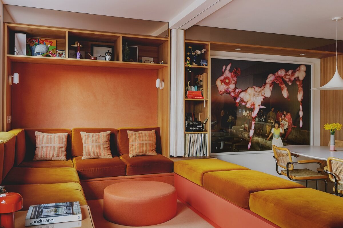 A 1970s-Style Townhouse in North London 1 colorful-built-in-sofa-1970s-london-townhouse-nordroom