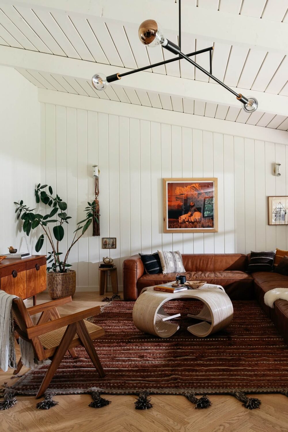 A Midcentury Ranch House in California 1 boho-midcentury-living-room-ranch-house-california-nordroom