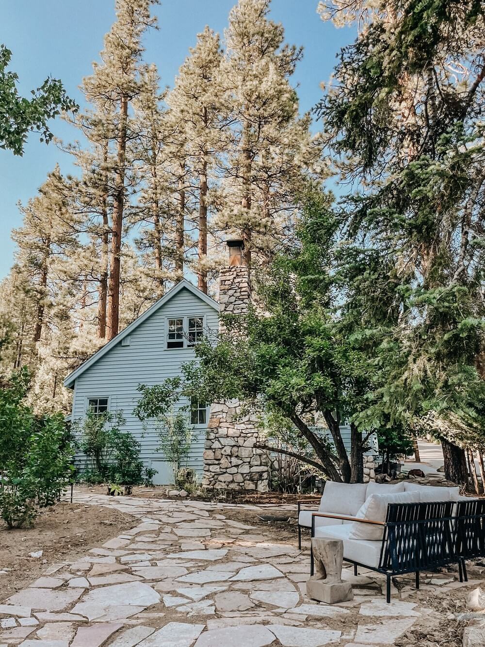 An Interior Designer's Colorful Airbnb Cabin 22 hollyhock-blue-cabin-in-the-woods-nordroom