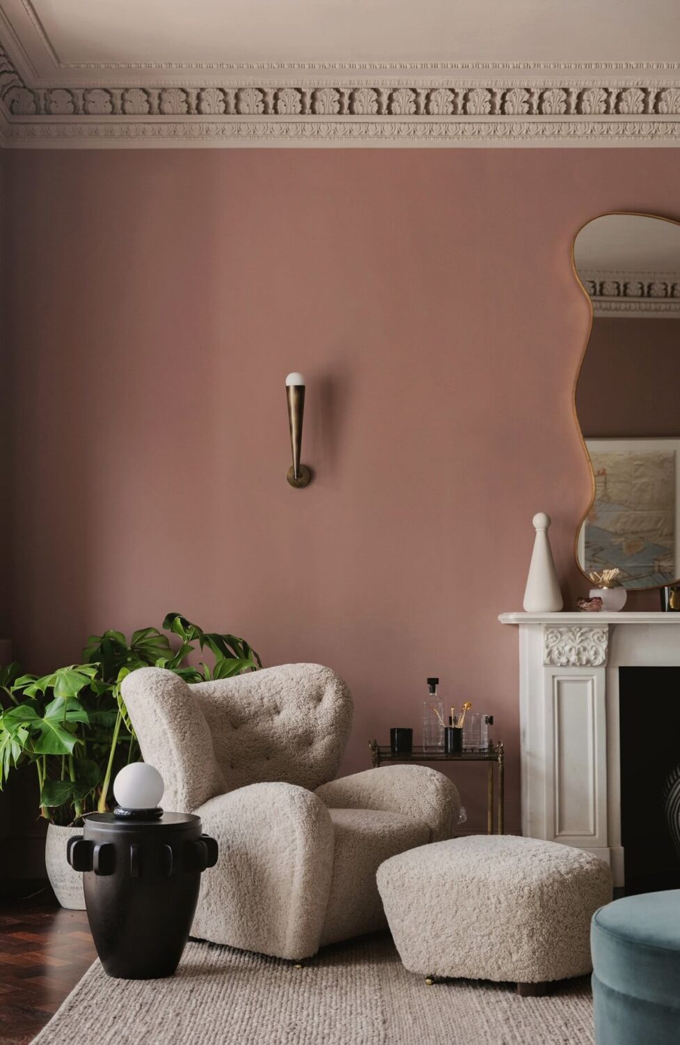 Color and Texture in a London Home 2 pink-living-room-curved-armchair-london-nordroom