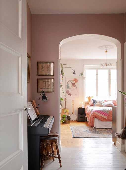 Best of 2022: Studio Apartments 4 pink-studio-apartment-music-room-nordroom
