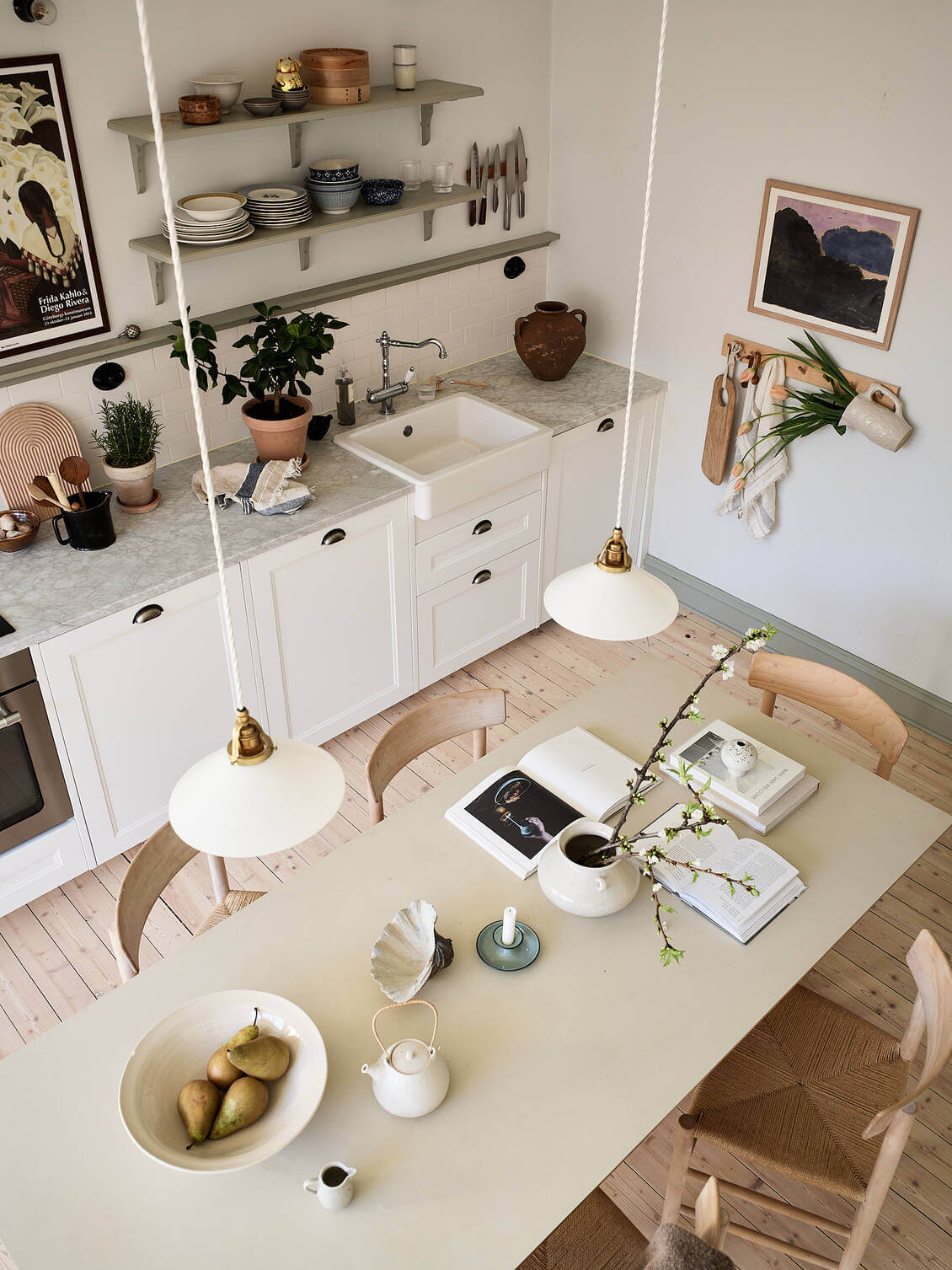 white-kitchen-dining-table-open-shelves-nordroom