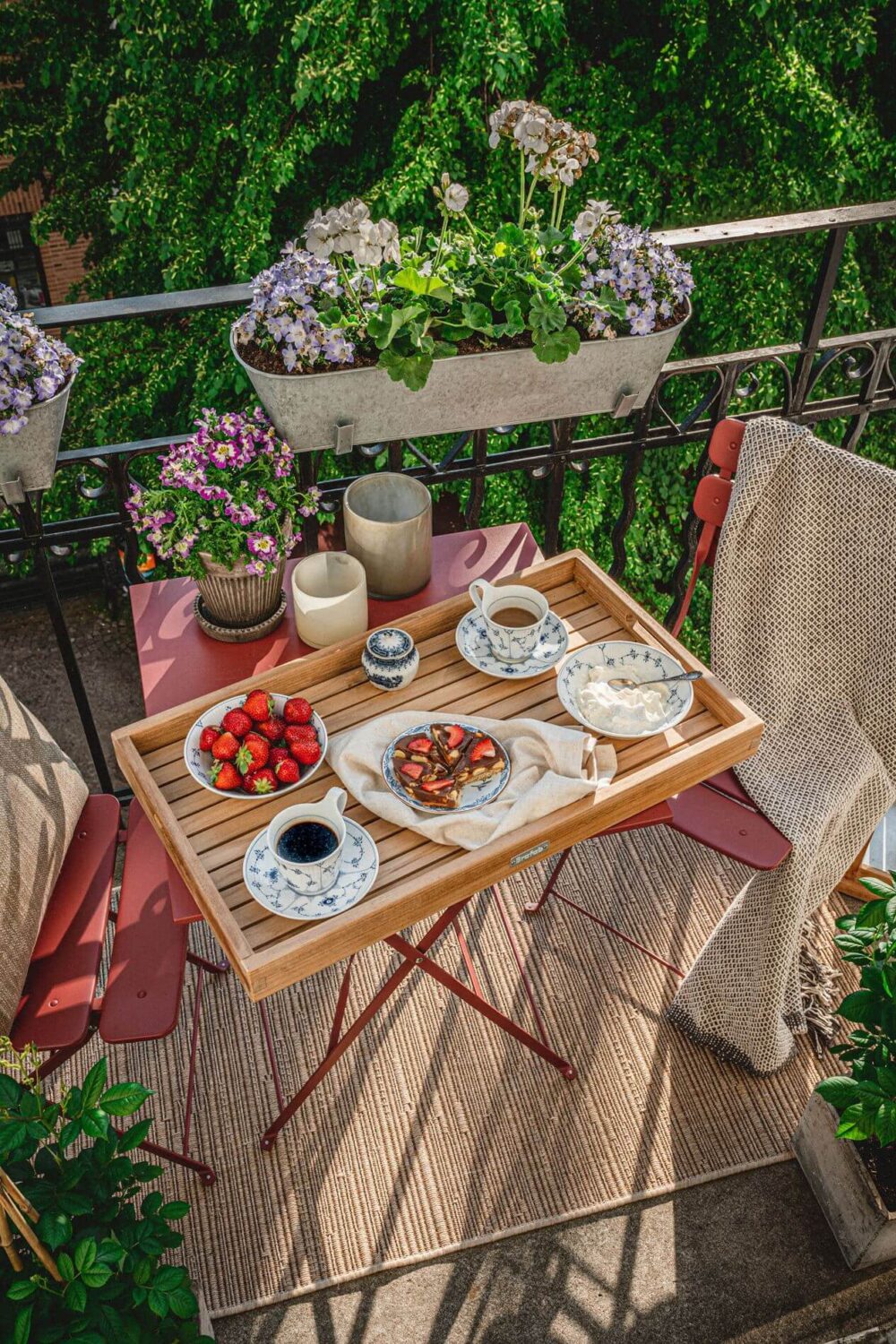 A Lovely Natural Apartment in Sweden 15 balcony-swedish-home-nordroom