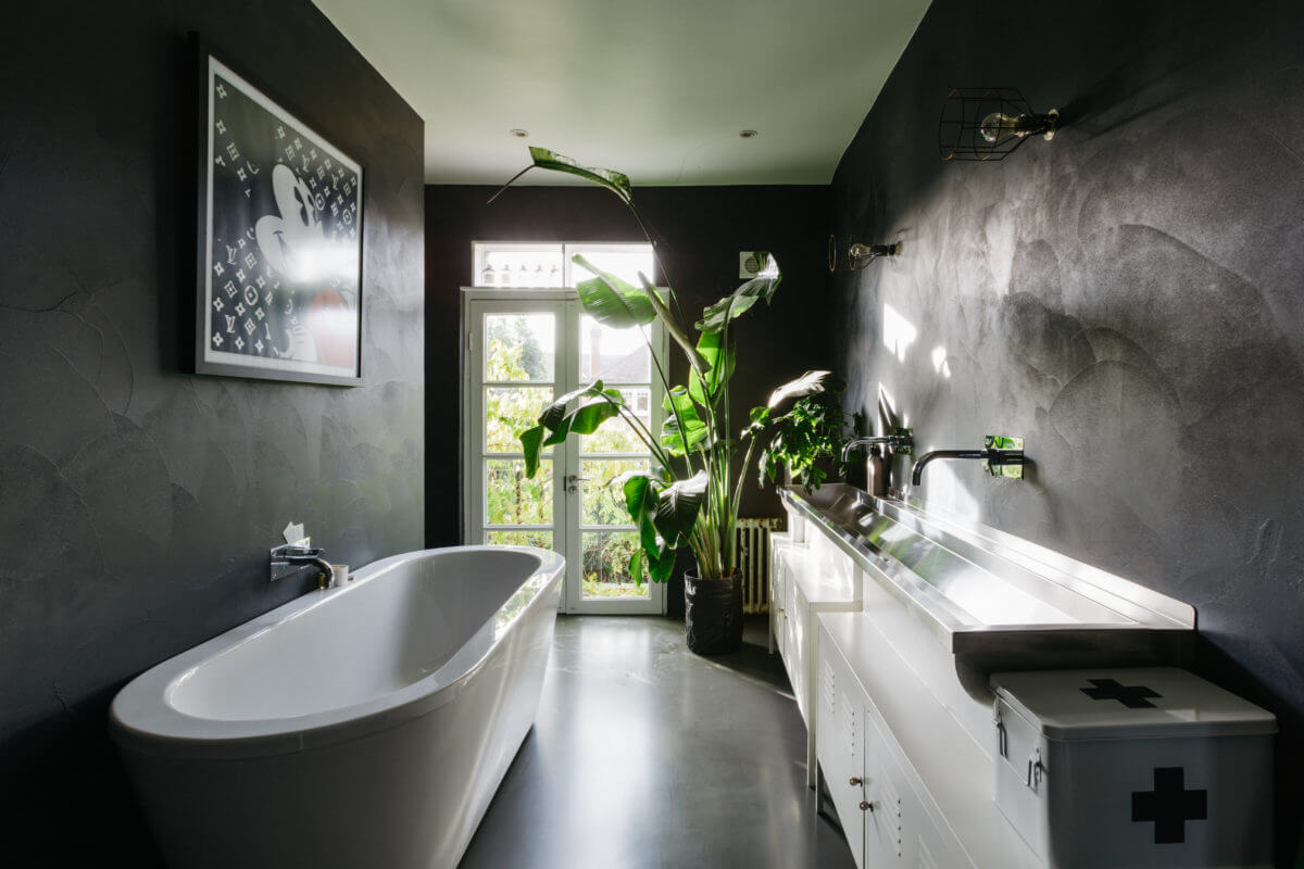 A Black and White Victorian House in London 28 black-bathroom-freestanding-bath-nordroom