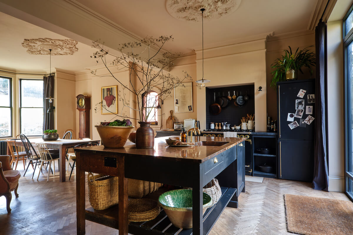 A Mixture of Styles in an English Home 1 open-plan-kitchen-dining-room-historic-architecture-nordroom