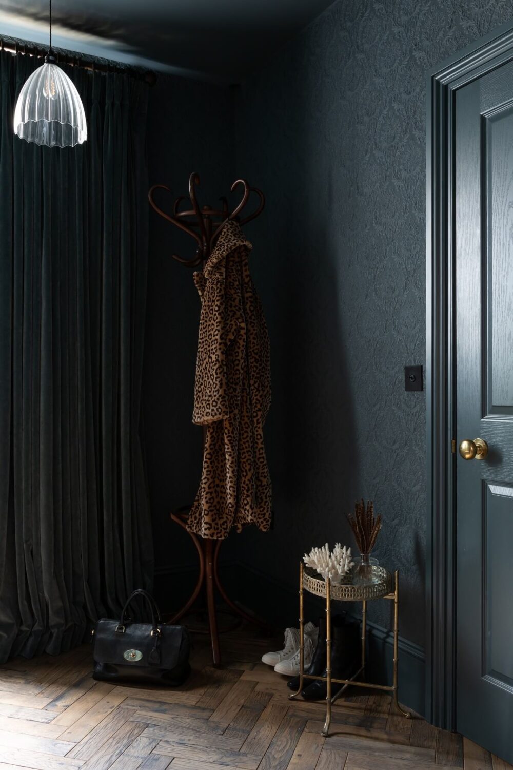 Contrasting Styles in a Victorian Home in London 10 dark-blue-hallway-victorian-home-london-frank-and-faber-nordroom
