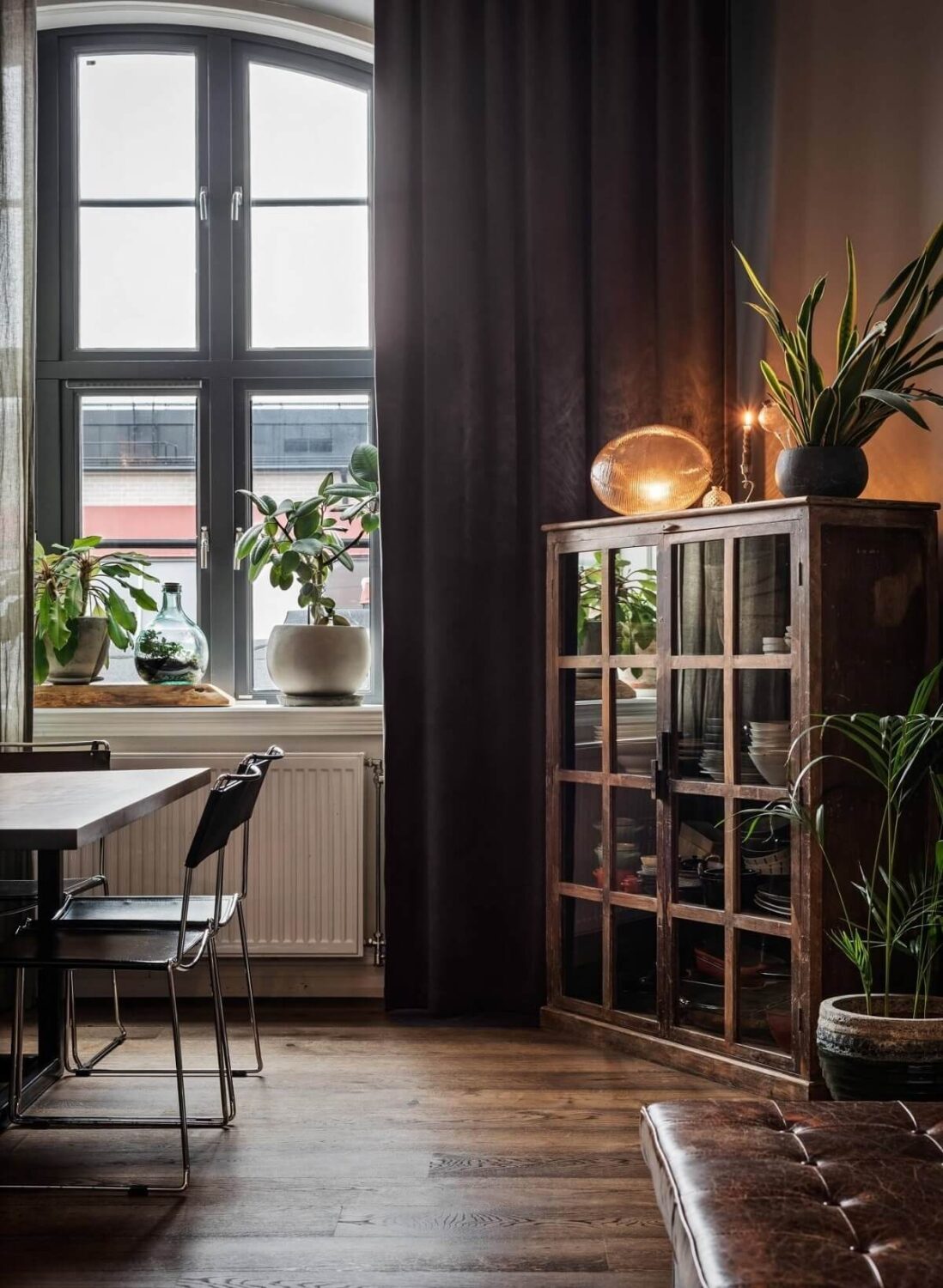 A Moody Family Home in Sweden 13 dining-room-moody-home-sweden-nordroom