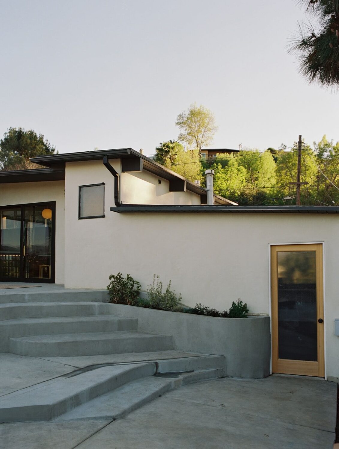 Japandi Design in a Midcentury Home in Los Angeles 27 midcentury-home-kane-lim-bling-empire-los-angeles-nordroom