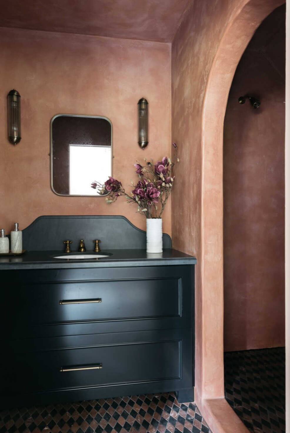 89 Pink Bathroom Ideas: From Hot Pink Walls to Blush Tiles 75 shower-room-bathroom-earthy-pink-plastered-walls-nordroom