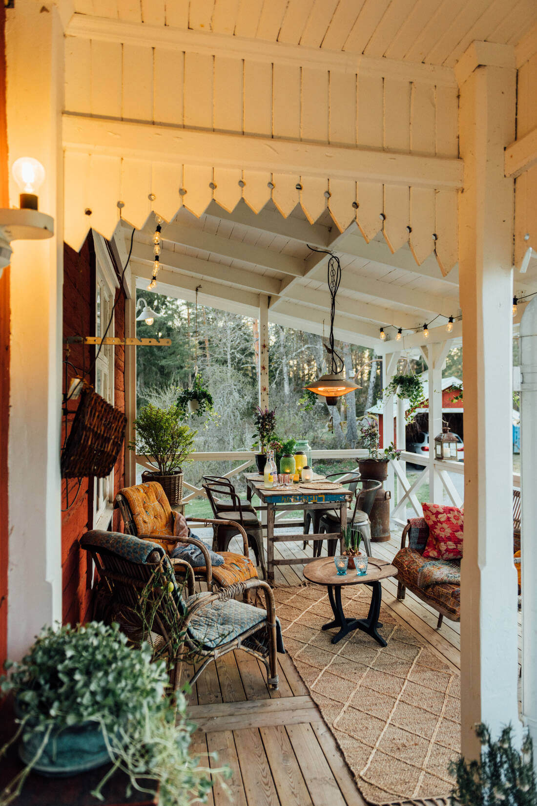 vintage-bohemian-veranda-swedish-country-house-nordroom