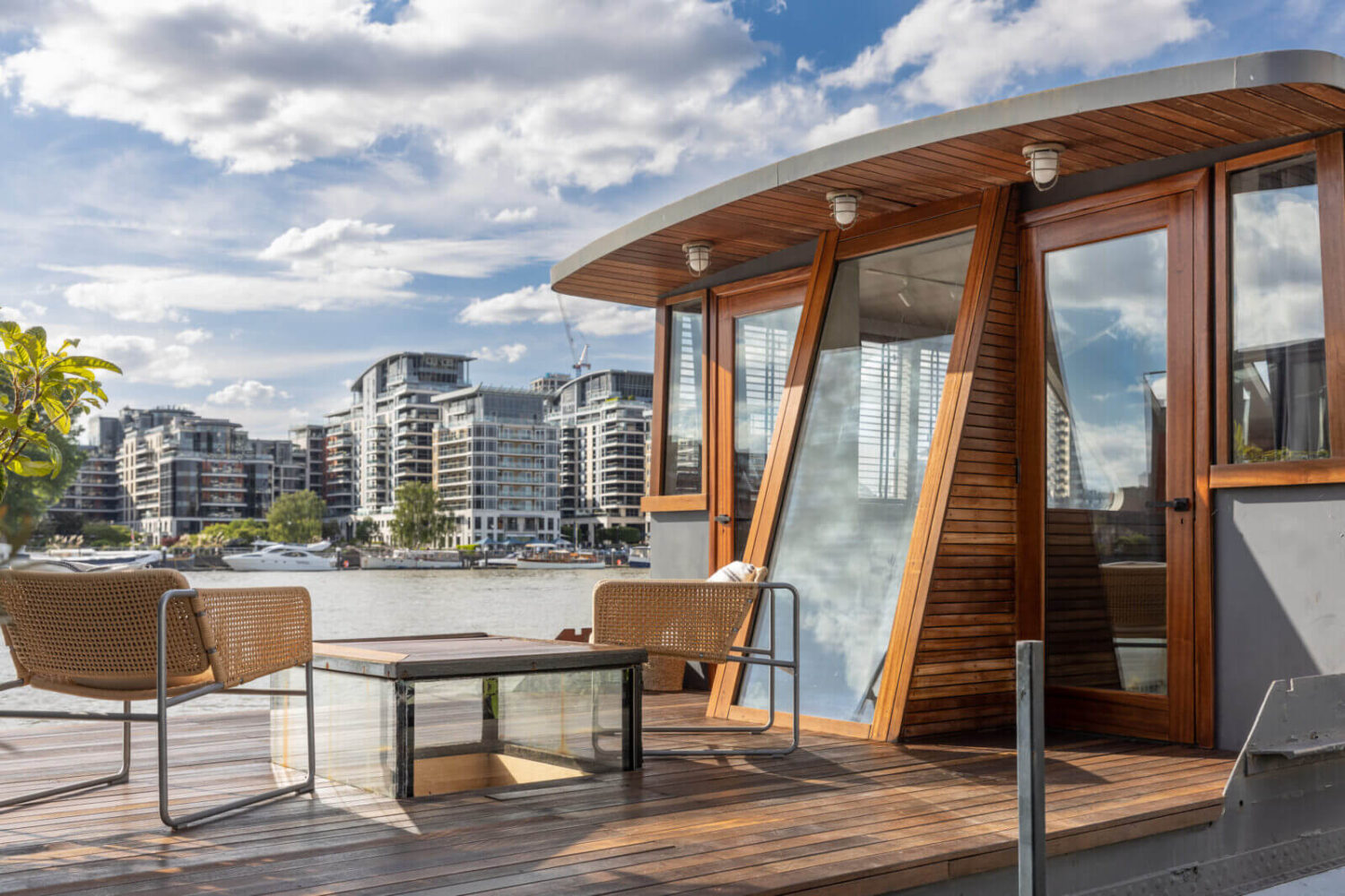 A Houseboat in London Fit For A Family 5 deck-terrace-houseboat-london-family-home-nordroom