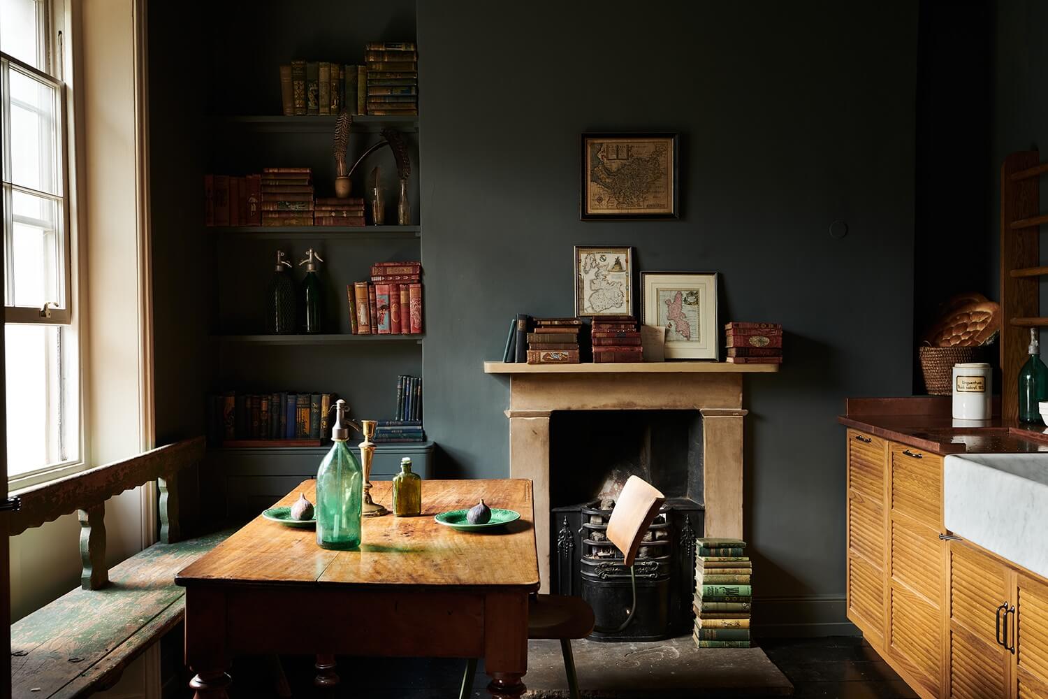A Paint Job Transformed This deVOL Kitchen 14 devol-haberdasher-kitchen-dining-nook-dark-gray-walls-nordroom