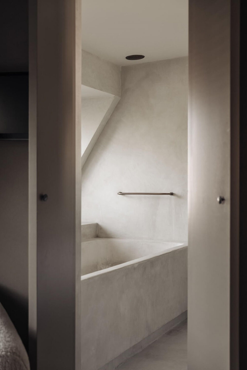 Light Gray Design Apartment in Amsterdam 23 light-gray-bathroom-modern-design-apartment-nordroom