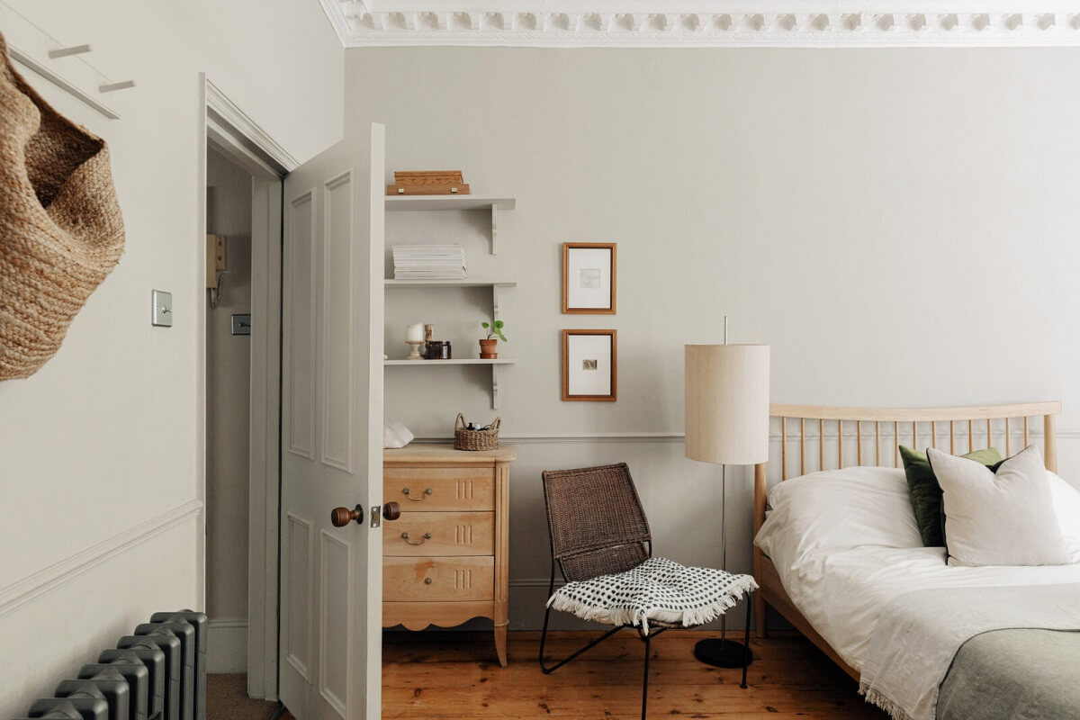 A Serene Period Home in London with Garden 14 bedroom-light-gray-walls-wooden-floor-nordroom