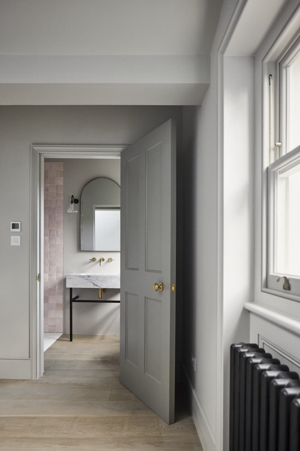 A Stylish Regency Townhouse in London 21 bedroom-en-suite-bathroom-nordroom