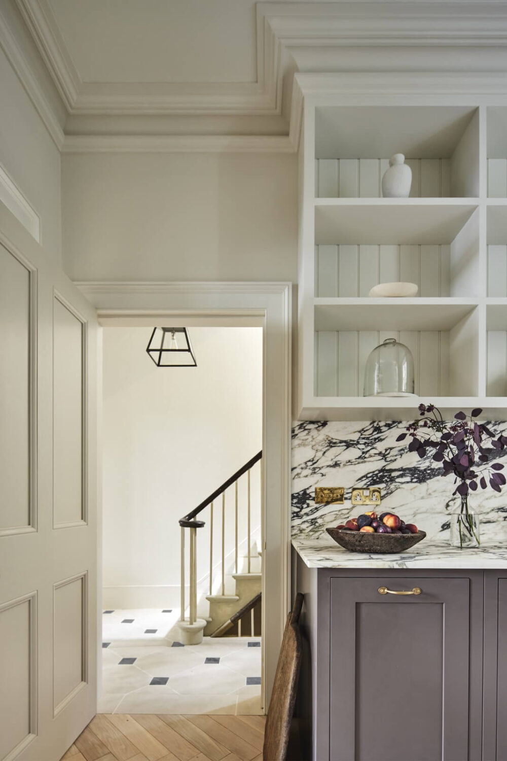 A Stylish Regency Townhouse in London 4 kitchen-detail-open-cabinets-plain-english-design-nordroom